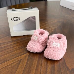 UGG Kids Slippers in Soft Pink